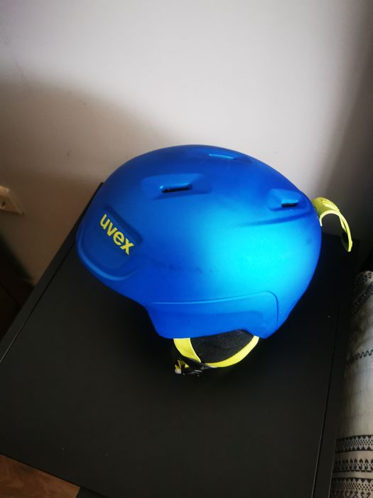 Детска ски каска Uvex Manic Pro