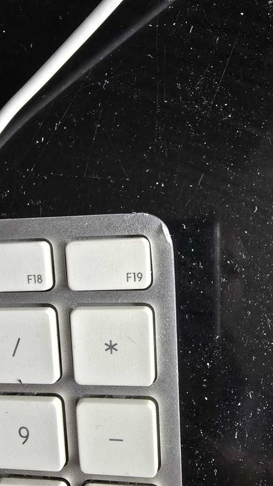 Tastatura Apple model A1243 DEFECTA