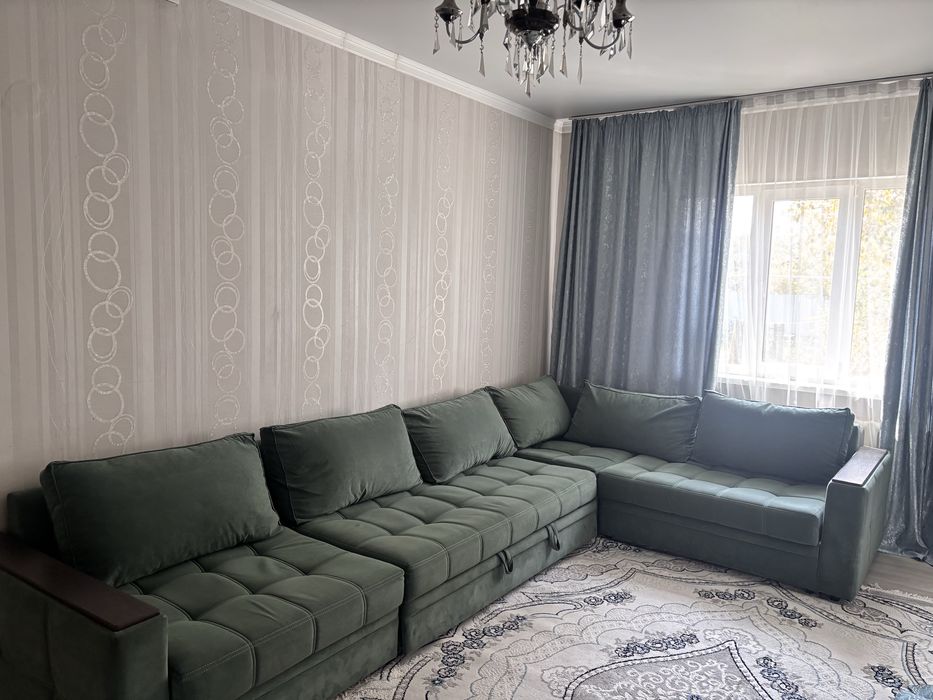 Диван угловой продается