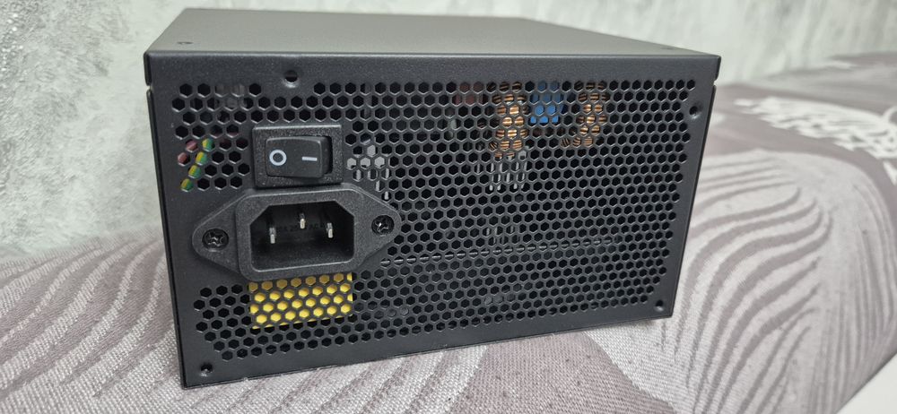 Блок питания VEGA VPS-1000APFSM 1000 Вт