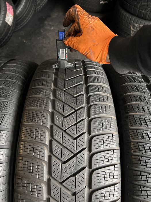 4 anvelope iarna 235/65/18 , Pirelli , 6.5 mm