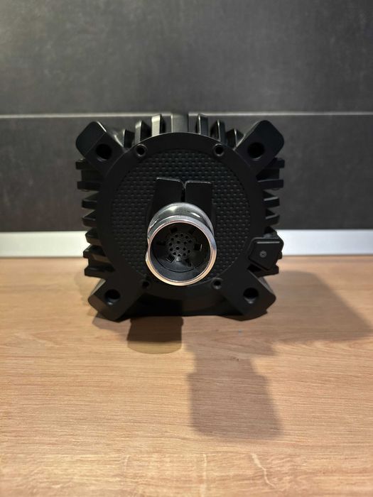 Fanatec GT DD Pro 8Nm si volan McLaren GT3 V2