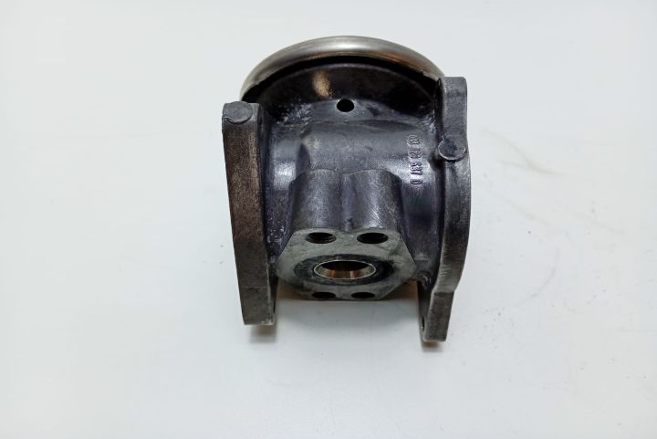 Supapa EGR 038129637D Volkswagen VW Passat B6 seria
