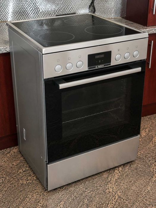 Готварска печка Bosch Serie 4 HKR39C250 – отлично състояние, малко използвана