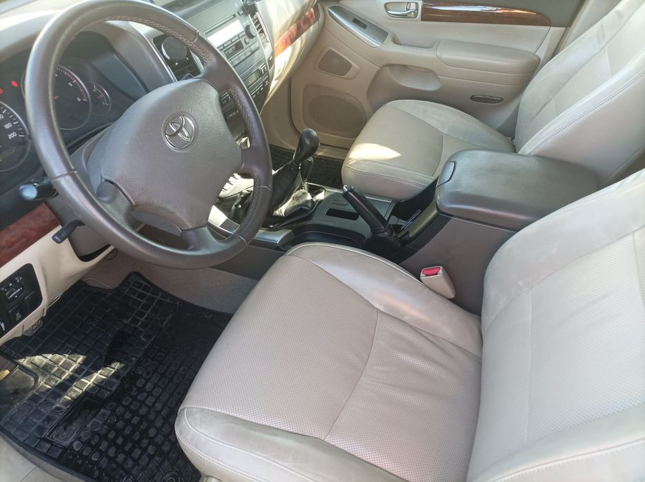 Vând Toyota Land Cruiser J 120 ,3 uși