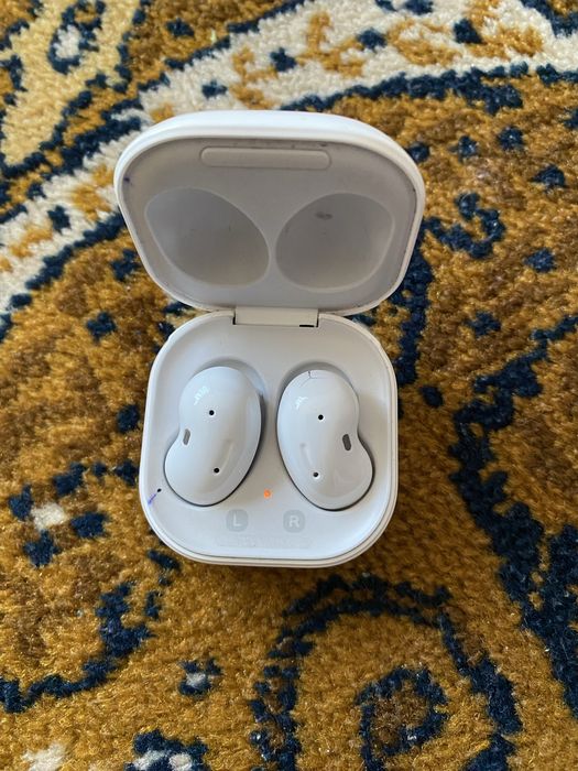 Продам наушники беспроводные