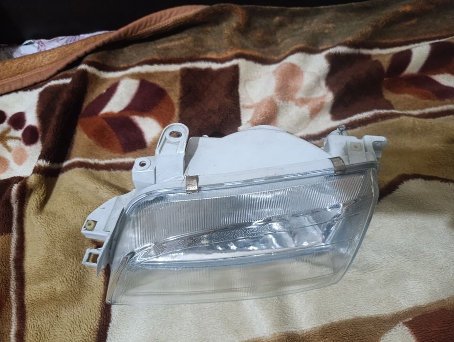 Фары на тойота карина Е