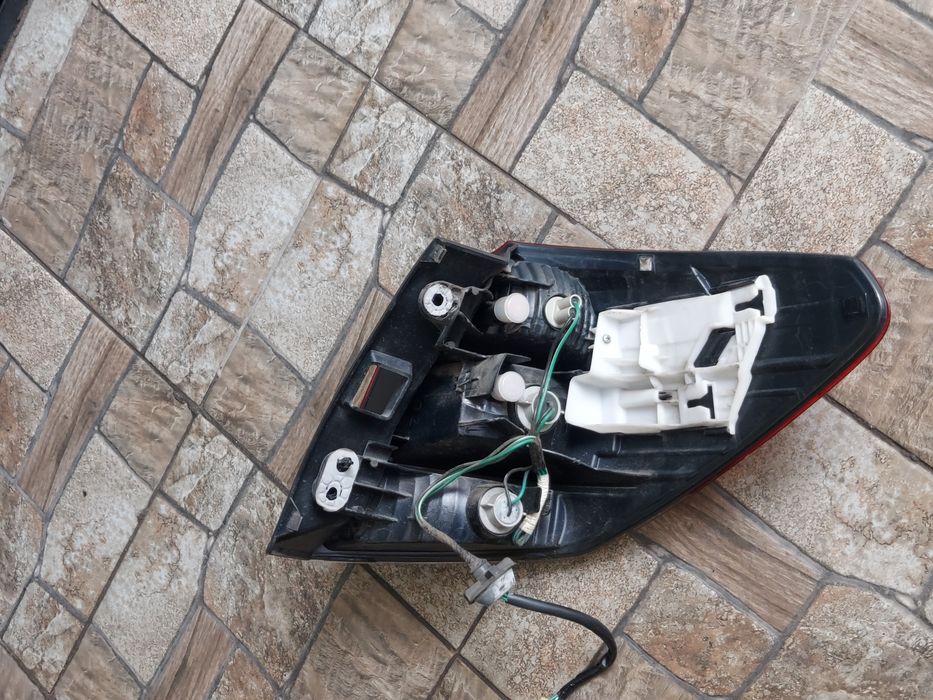 Фонарь задний правый на Subaru 2010 год