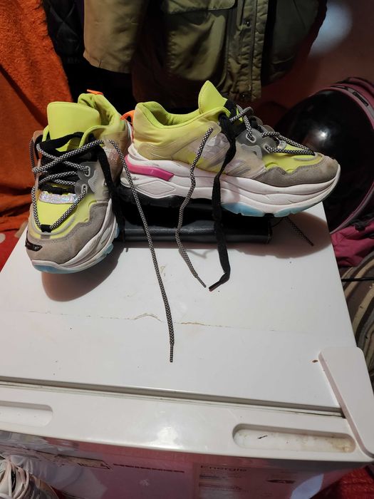 Adidas  unisex adidas unisex