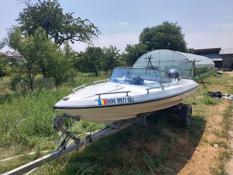 Barca cu motor, salupa, yamaha 40cp 4t injectie 100h Manesti • OLX.ro