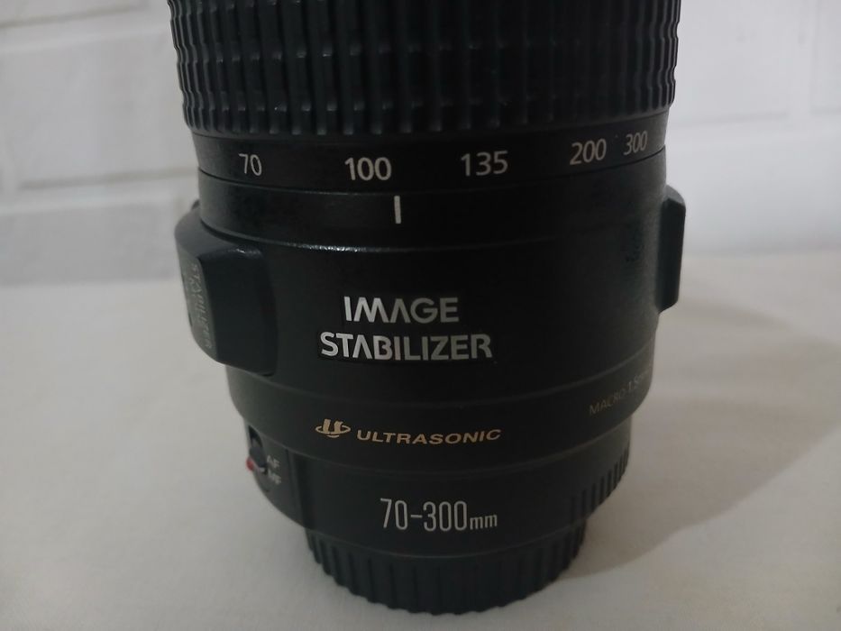 Linza canon EF 70 300mm f 4-5.6