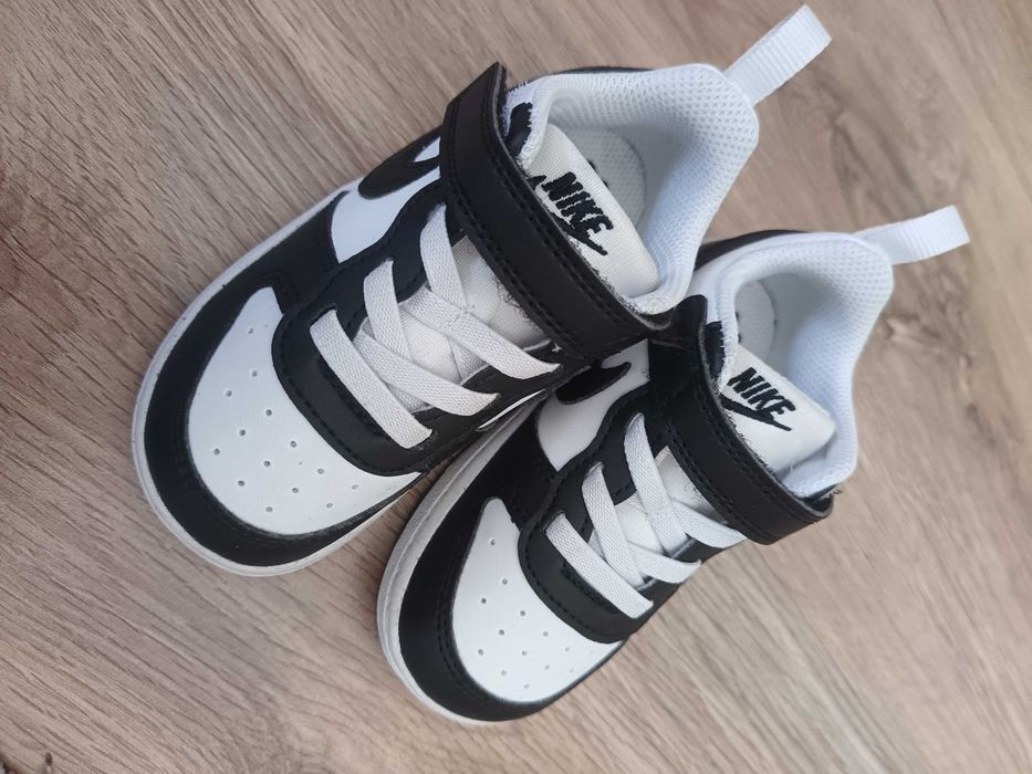 Маратонки Nike COURT