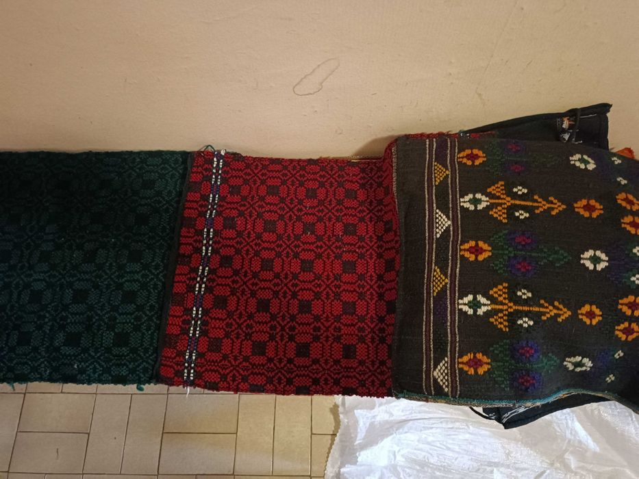 ръчнотъкани стари престилки, калъфки и торби