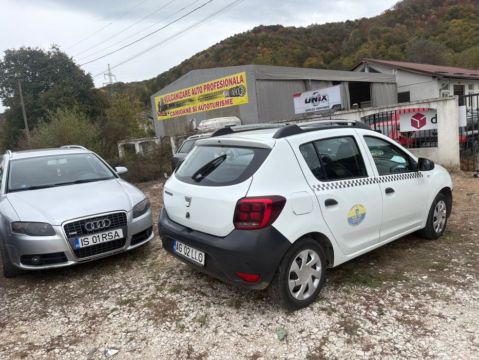 Mașina Sandero Logan