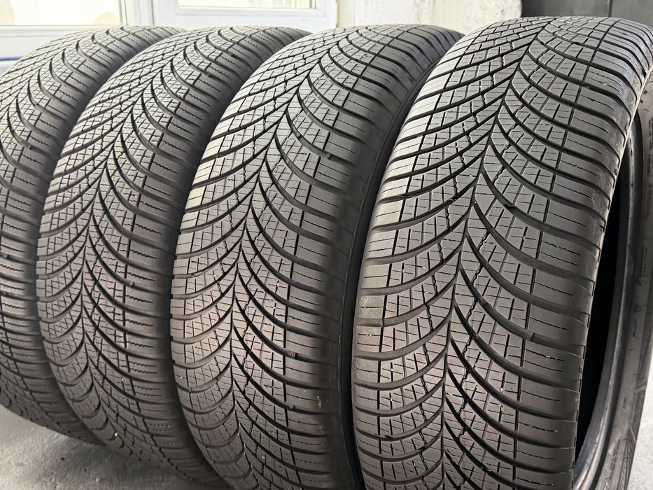 225/55/18 Goodyear 4Броя: 270€ 7.3мм Всесезонни гуми
