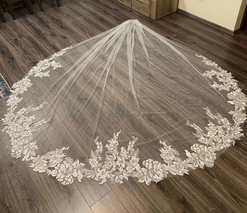 Voal de mireasă lung Marry Bridal cu dantelă brodată