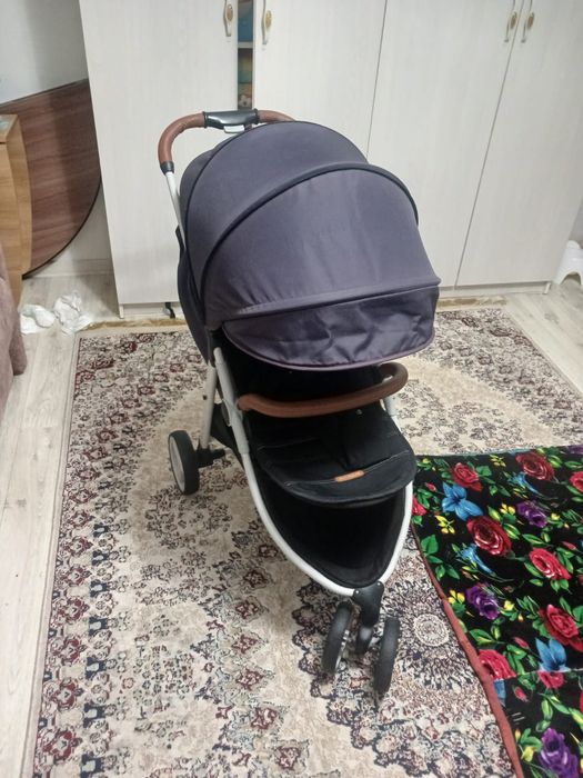Коляска в хорошем состояний