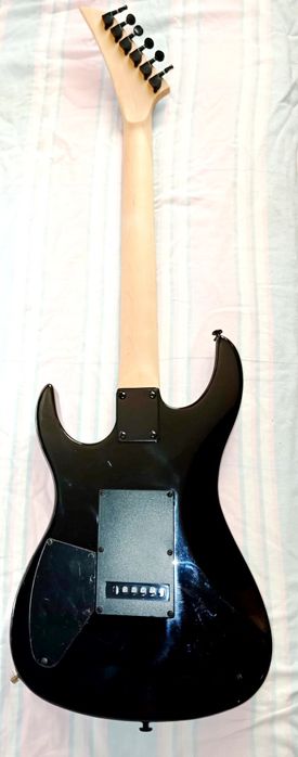 Електрическа китара ROCKTILE.