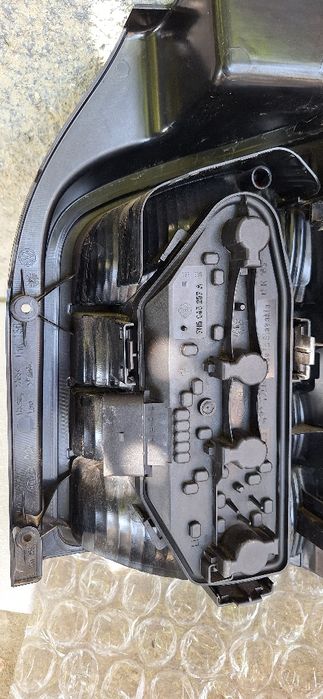 Продавам стопове за Бус VW.T5 и става  2003 г 2014г модел Facelif