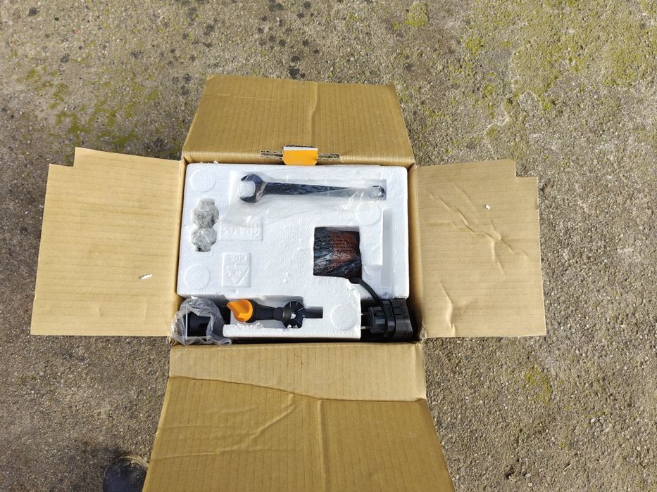 Oberfreza, freza manuala Triton