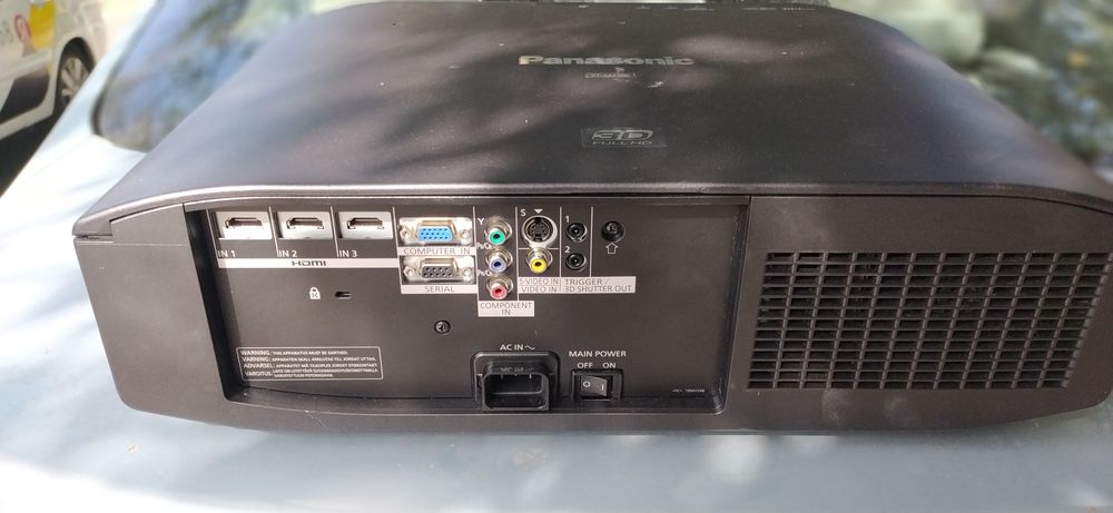 Продам проектор  марки  Panasonic