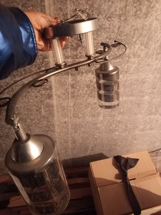 Продам люстры разные