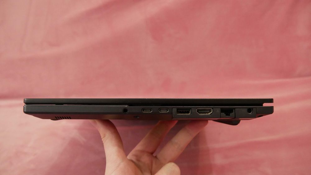 Asus Vivobook Pro 15.6 OLED, Core 9 185H, RTX4050 6Gb, 24 Ram, 1Tb SSD