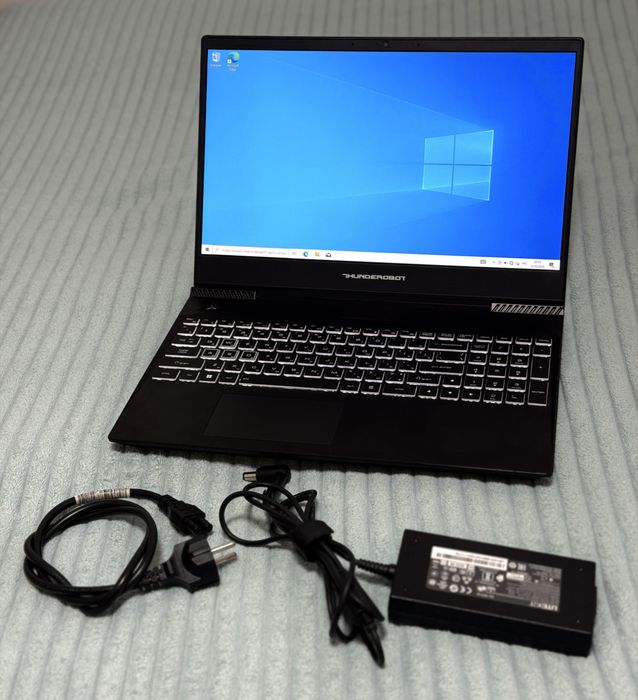 Игровой ноутбук состояние отличное