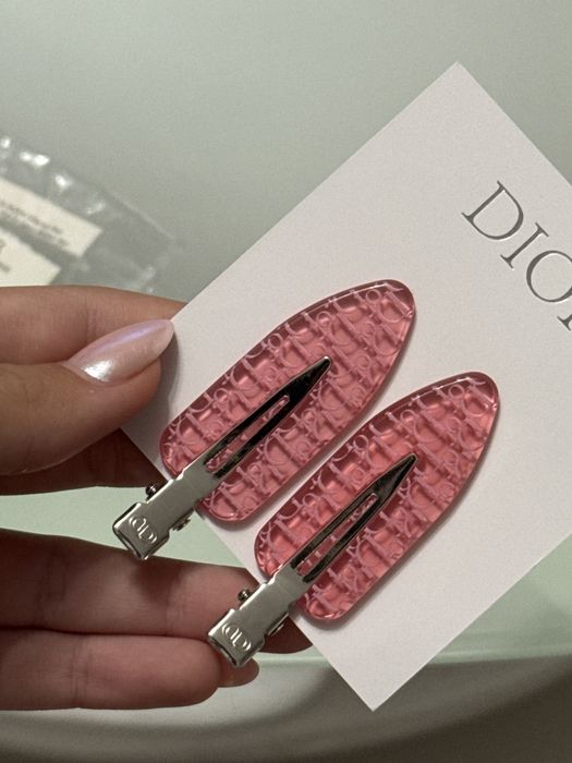 Agrafe Dior roz noi