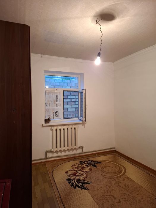 Үйдің жанында мектеп,дүкендер бар