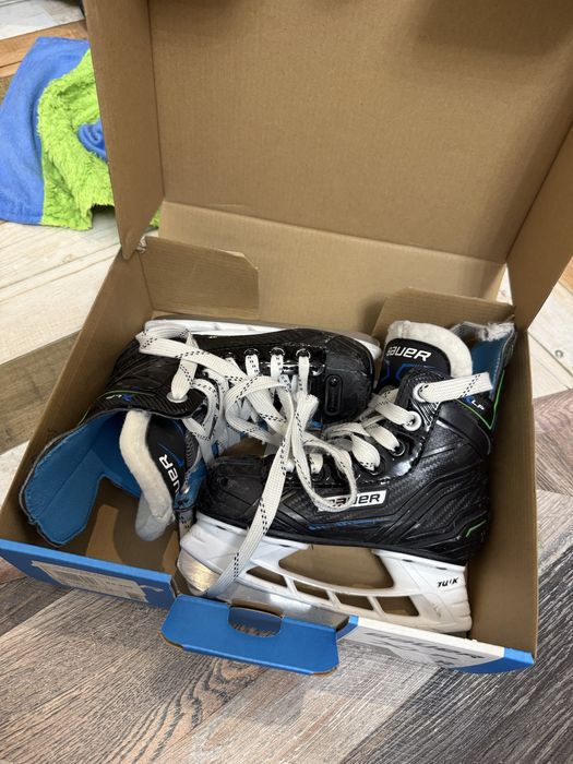 Продам хоккейные коньки