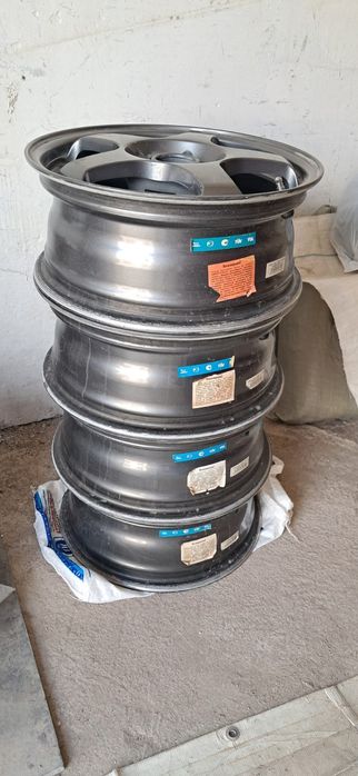 Продам литые диски.