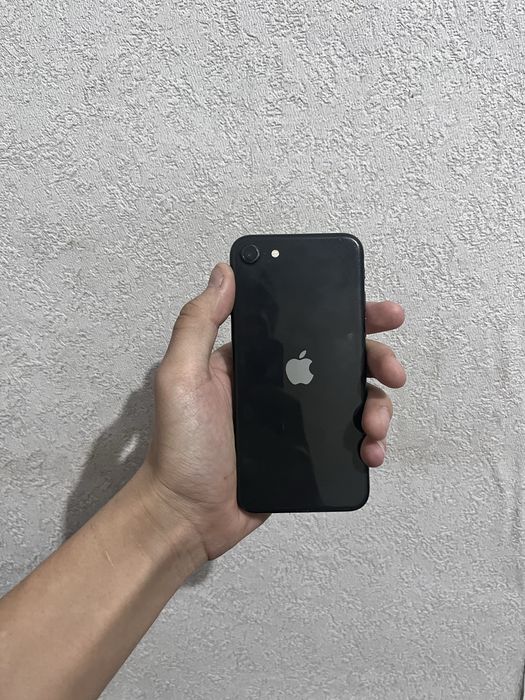 Продам iPhone se,64гб