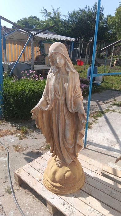 Бетонни  фигури античен стил за дома и градината