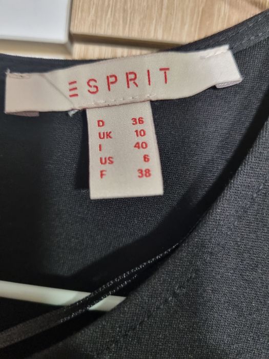 Черна елегантна рокля и сребриста рокля