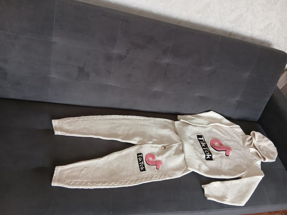 Вещи для девочек 8-11  лет