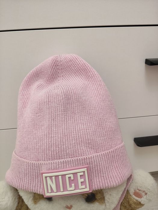 Продам шапочку на девочку