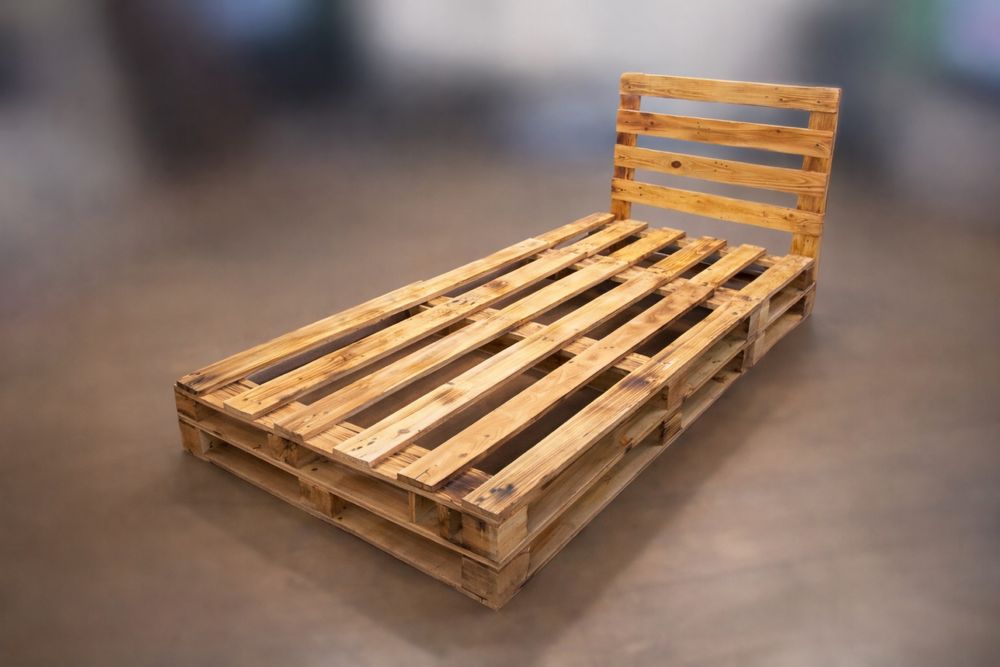 Деревянная кровать + матрас