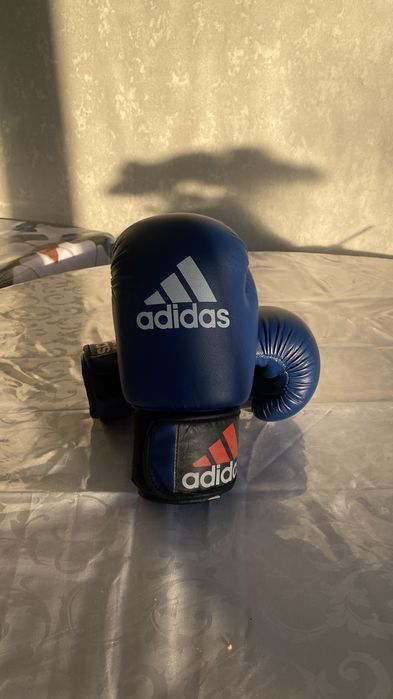 Перчатки для бокса, в хорошем состаяние,исползавали месяц.
