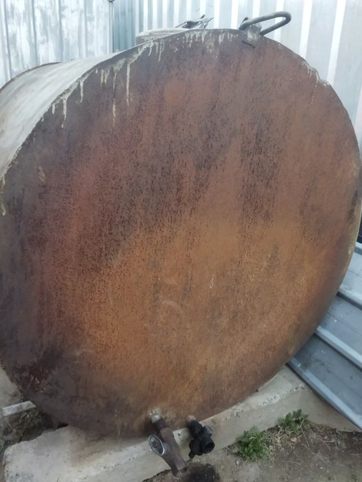 Продам бочку 3 тонны