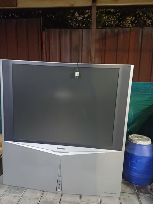 Телевизор большой рабочий