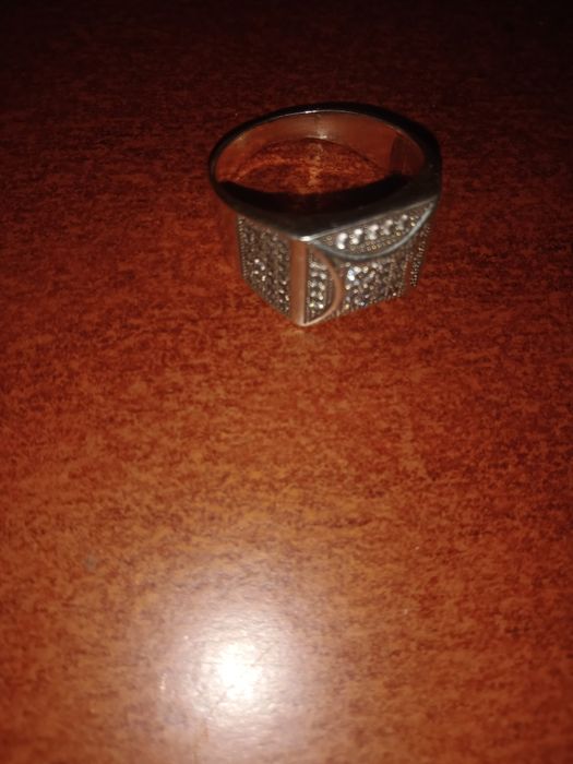 Продаю серебрение кольцо 7 грамм 21 размер