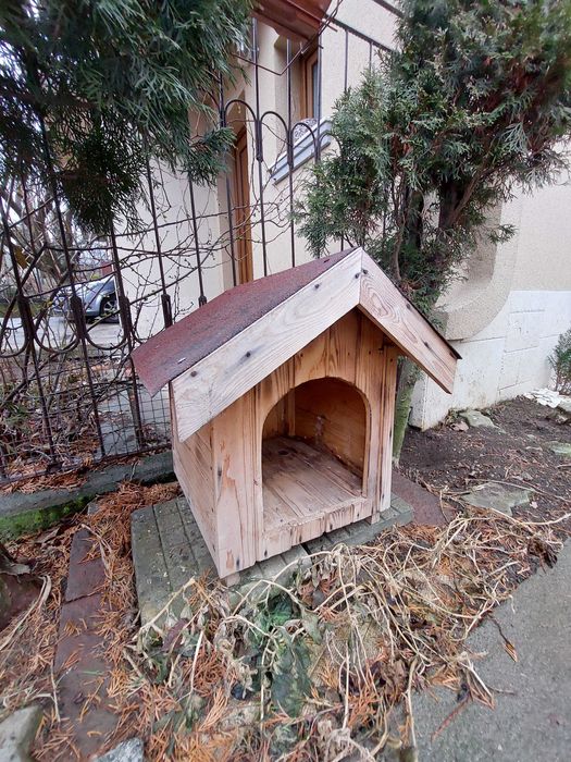 2 бр.къщички за малко куче