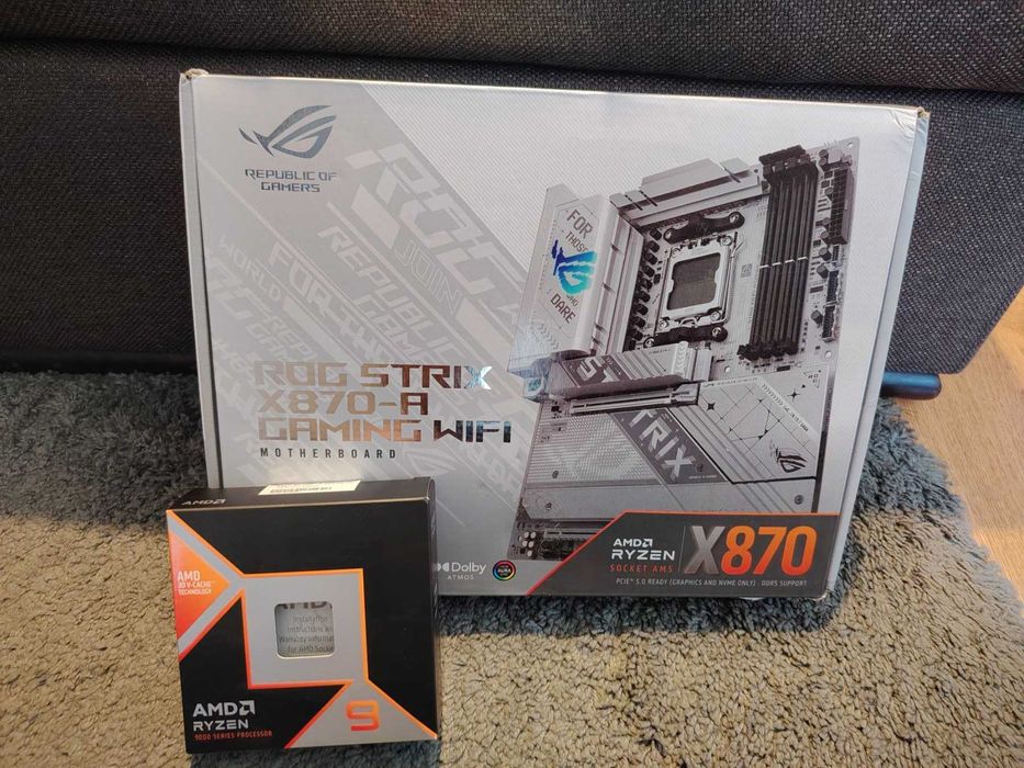 Asus ROG Strix X870-A Gaming Wi-Fi + AMD Ryzen 9 9950X3D 16C/32T (4.3GHz / 5.7GHz Boost, 144MB AM5