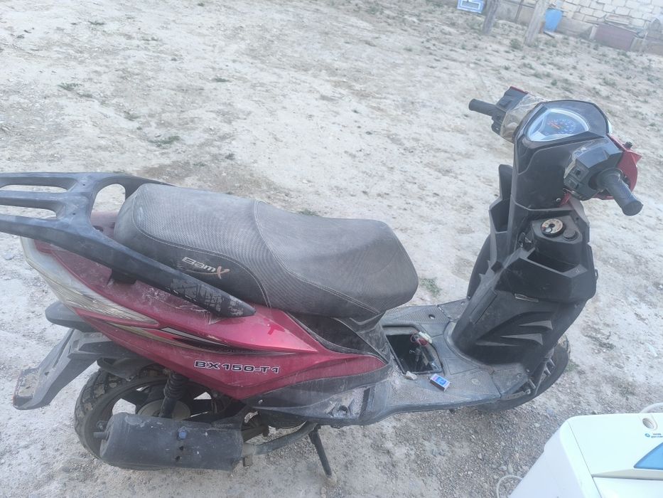 Мопед на ходу м8