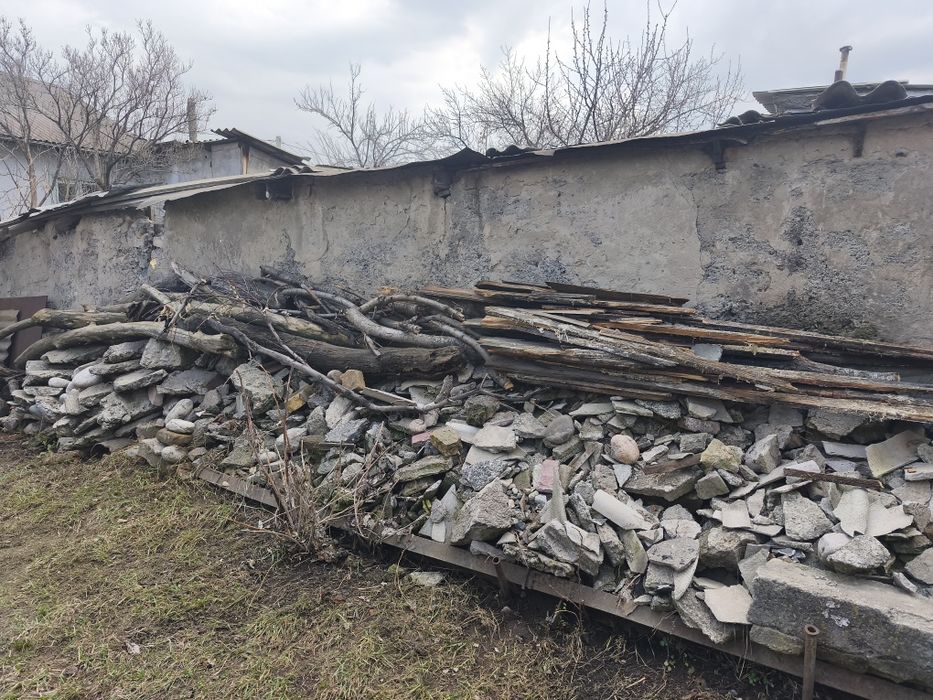 Дрова отдам срочно бесплатно