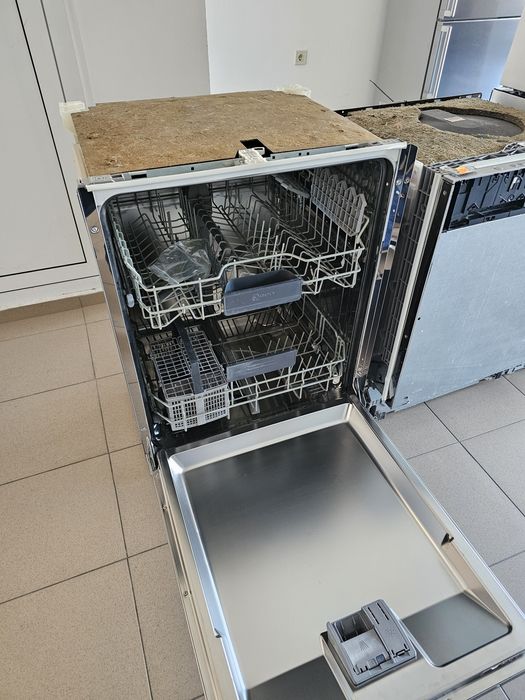 Съдомиялна за пълно вграждане NEFF