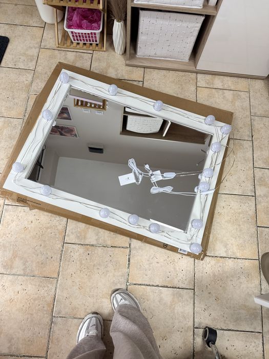 Огледало с лед лампи