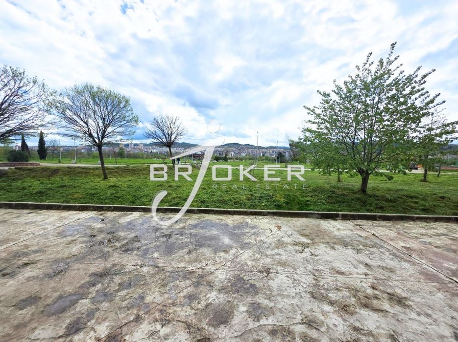 Офис под наем в Кърджали-Център