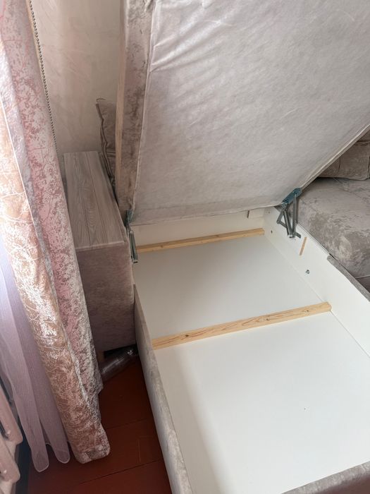 Продам диван в новом состоянии